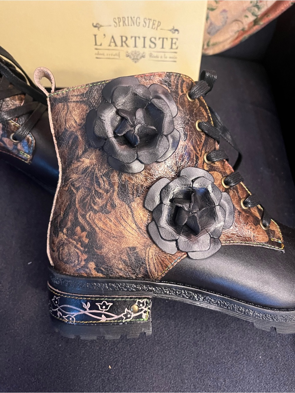 L'atiste Black & Brown Floral Accent Lace-Up Ankle Boots - Picture 3 of 10
